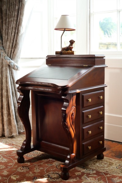 Mahogany Davenport Desk With Inlaid Green Leather Top