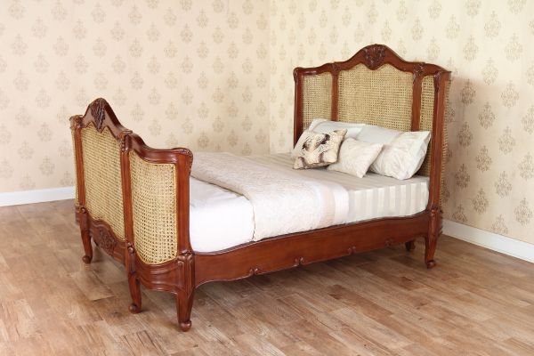 Pari curved rattan bed deals