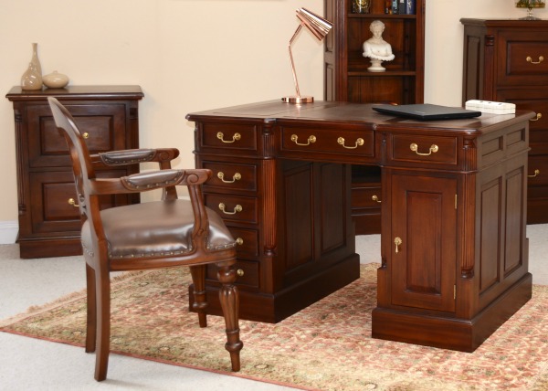 Small Mahogany Pedestal Desk DSK002B