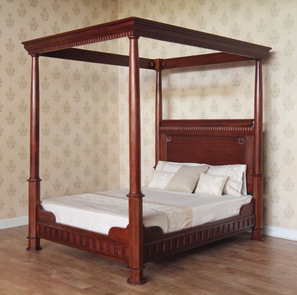 Tudor Four Poster Bed B022