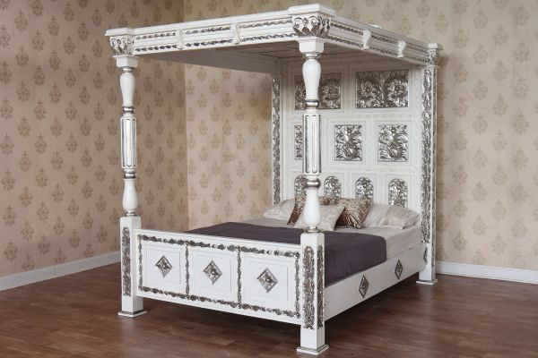 Carved Four Poster Bed B045W&S