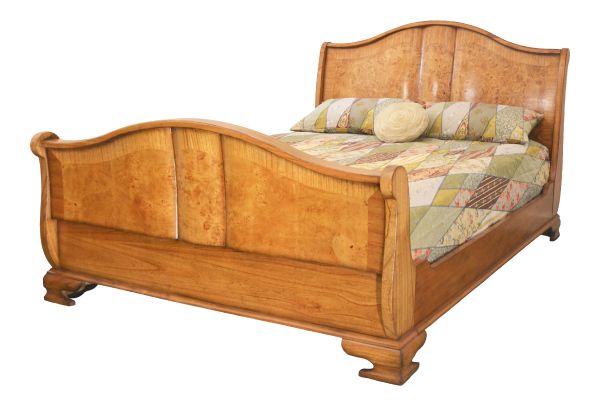 Hampton Walnut Sleigh Bed with regular footboard BW001