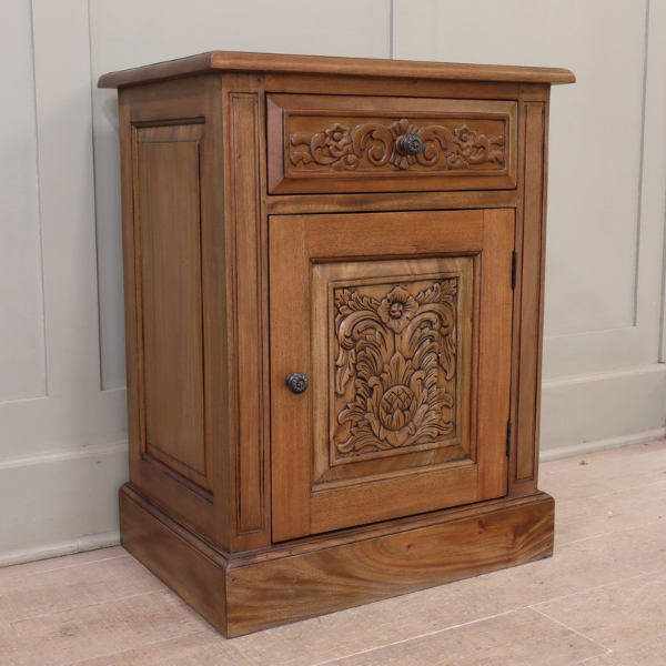 Carved 1 Drawer Bedside Locker Light Oak Finish