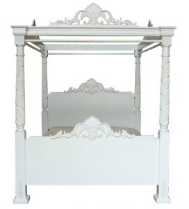 B 070 - Four Carved Top Poster Bed R600