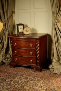 Mahogany Chest of Drawers: Top 10 - Serpentine Chest of Drawers